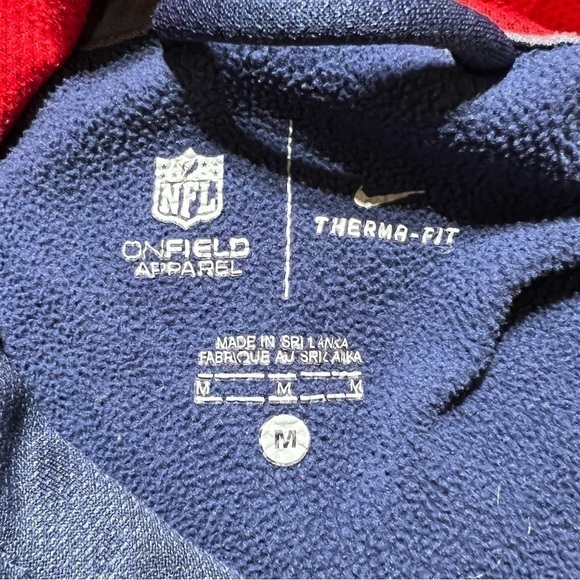 Nike New England Patriots Therma-Fit Hoodie - Picture 6 of 6